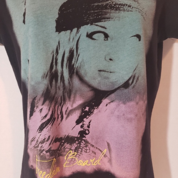 Women's T- shirt - Picture 2 of 6